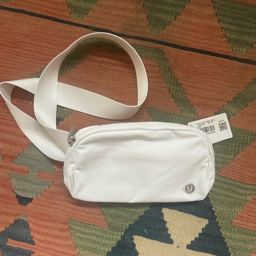 NWT. Lululemon everywhere belt bag in white